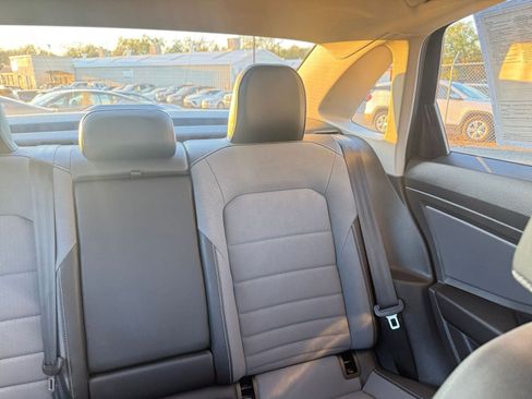 Used 2025 Volkswagen Jetta SE image 38