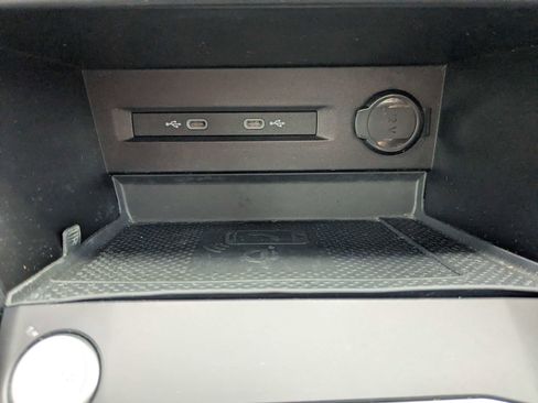 Used 2022 Volkswagen Taos SE FWD image 25