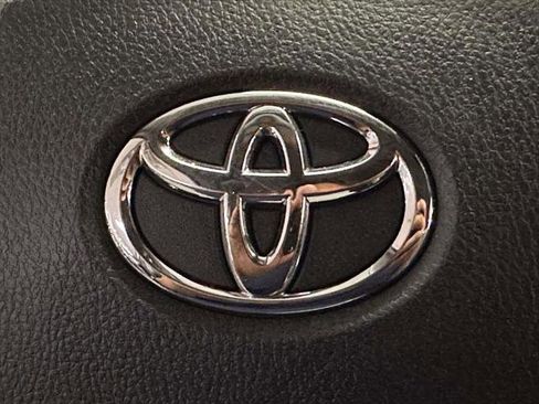 Used 2023 Toyota Camry SE w/ Cold Weather Package FWD image 24
