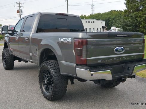 Used 2019 Ford F250 Lariat w/ Lariat Ultimate Package image 3