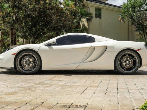 Used 2014 McLaren MP4-12C Spider RWD image 18