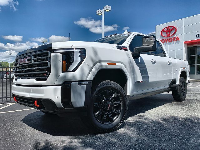 Used 2025 GMC Sierra 2500 AT4 w/ AT4 Premium Plus Package AWD/4WD image 4