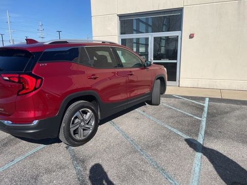 Used 2019 GMC Terrain SLT image 9