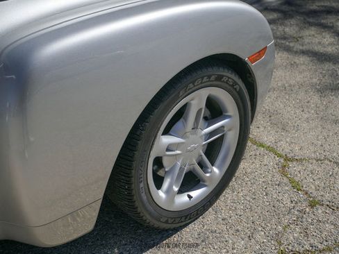 Used 2005 Chevrolet SSR image 52