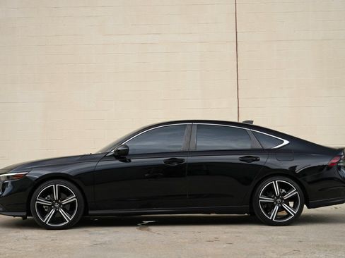 Used 2023 Honda Accord Sport image 8