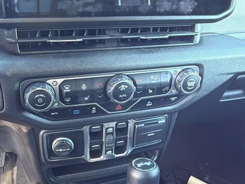 Used 2024 Jeep Wrangler Sport S w/ Convenience Group image 9