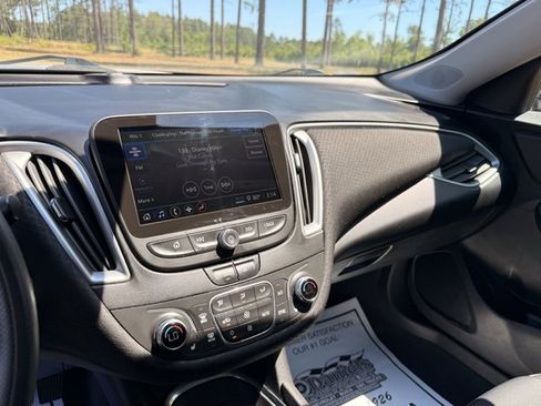 Used 2022 Chevrolet Malibu LT FWD image 14