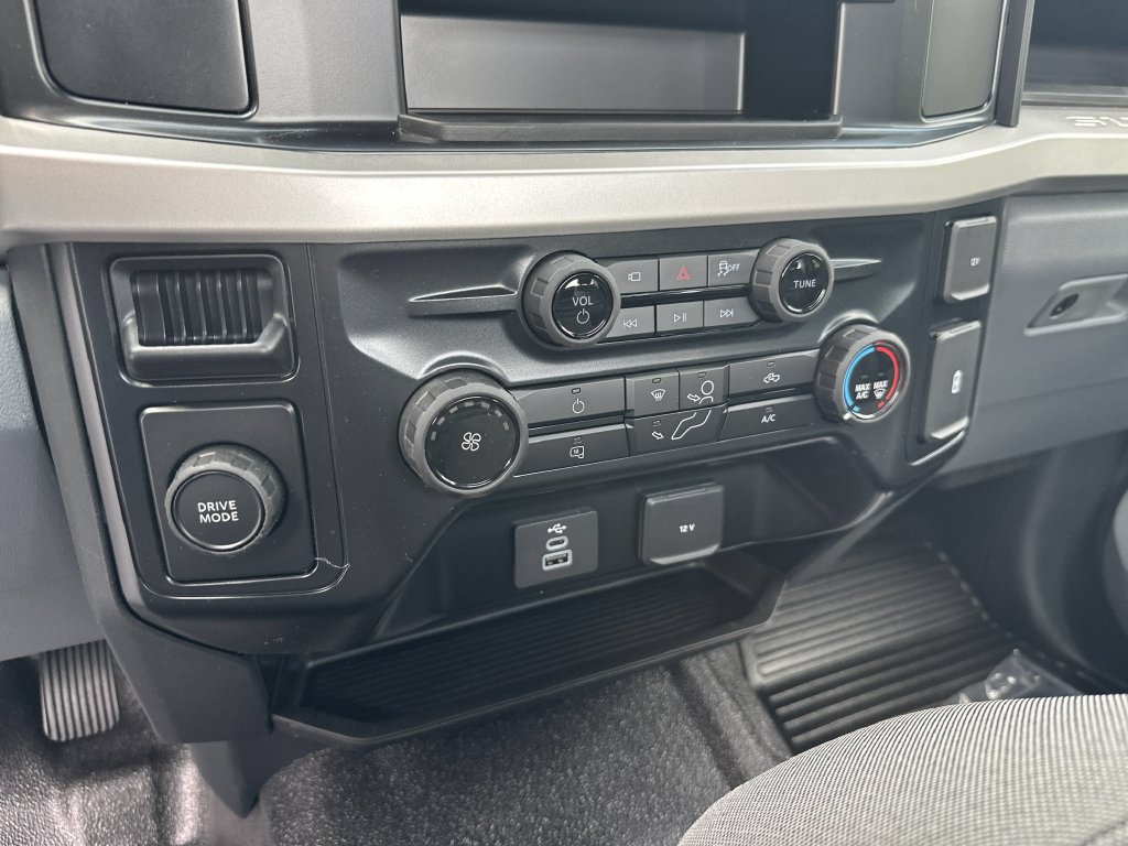 New 2025 Ford F350 XL w/ 360-Degree Camera Package RWD image 21