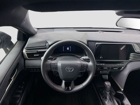 Certified 2025 Toyota Camry SE FWD image 15