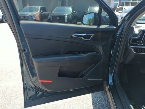 Used 2023 Kia Sportage EX AWD/4WD image 17
