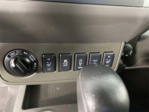 Used 2021 Nissan Frontier PRO-4X w/ Pro-4x Utility Package image 22