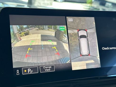 Used 2022 Nissan Armada SL w/ Captain's Chairs Package image 21