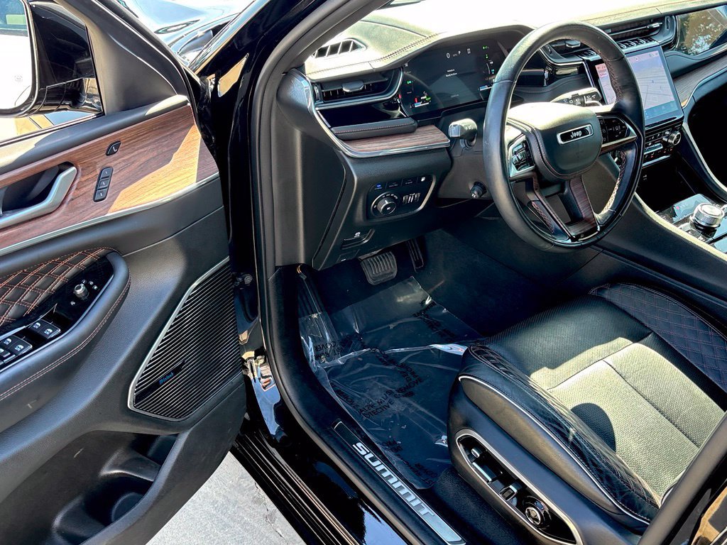 Certified 2023 Jeep Grand Cherokee Summit w/ Advanced Protech Group IV AWD/4WD image 16