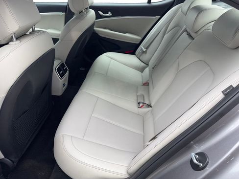 Used 2025 Genesis G70 2.5T AWD/4WD image 33
