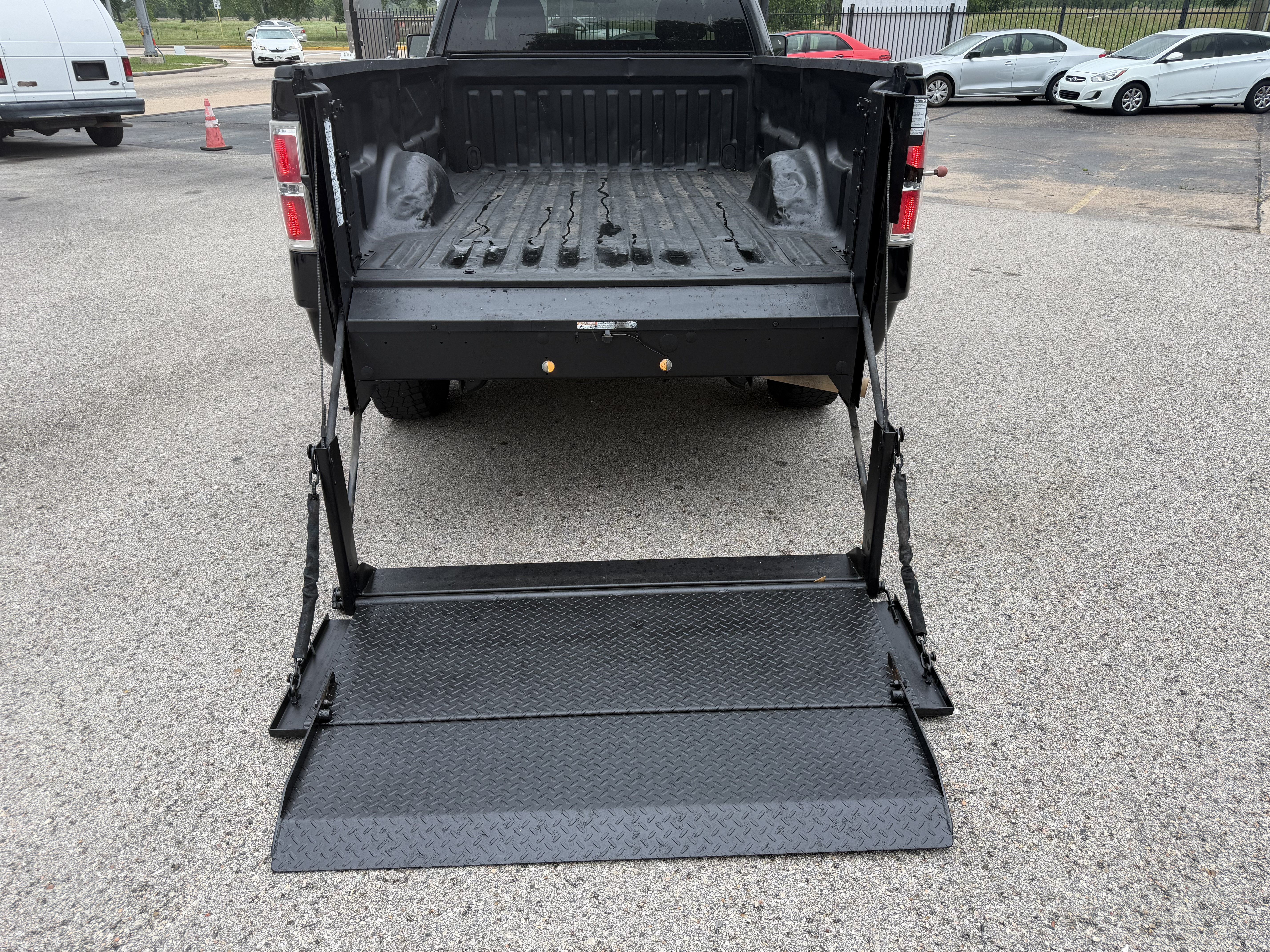 Used 2010 Ford F150 XL RWD image 3