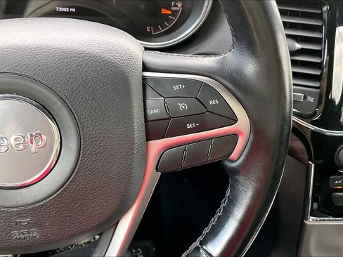 Used 2021 Jeep Grand Cherokee Laredo image 24