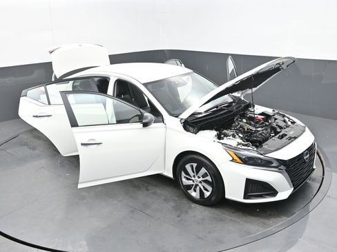 Certified 2025 Nissan Altima 2.5 S image 37