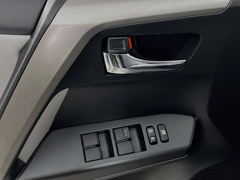 Used 2018 Toyota RAV4 XLE image 17