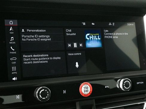 Certified 2026 Porsche Macan image 13