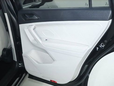 Used 2024 Volkswagen Tiguan SE R-Line AWD/4WD image 33