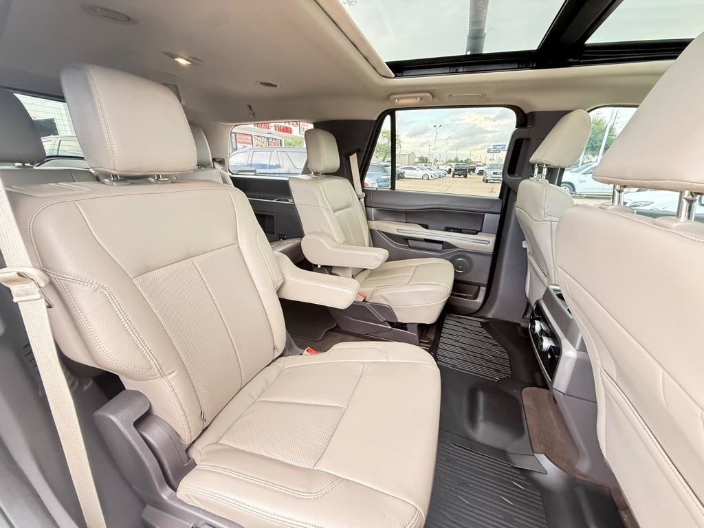 Used 2021 Ford Expedition XLT RWD image 16