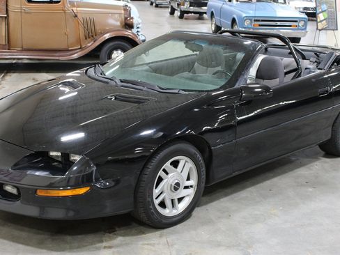 Used 1995 Chevrolet Camaro Z28 RWD image 7