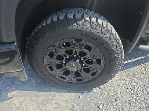 Used 2021 Chevrolet Silverado 2500 LTZ w/ LTZ Plus Package AWD/4WD image 10