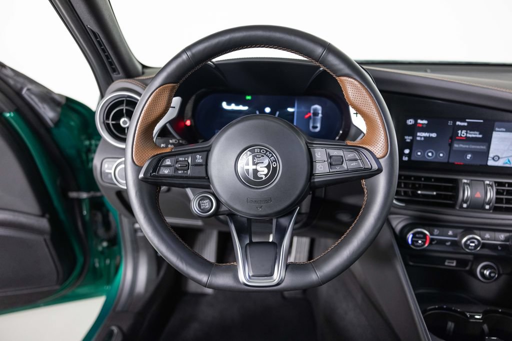 Used 2025 Alfa Romeo Giulia AWD w/ Driving Assist Package image 26
