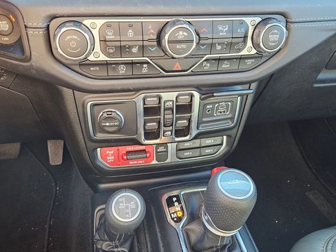 New 2025 Jeep Gladiator Mojave image 19