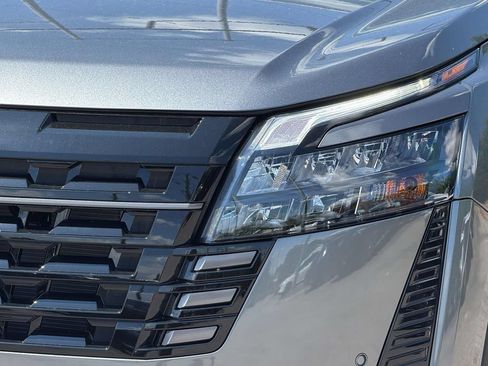 New 2026 Nissan Pathfinder SL FWD image 9