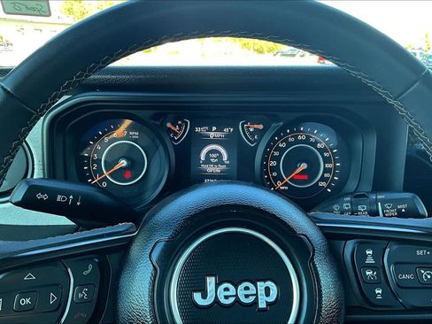 Used 2024 Jeep Wrangler Unlimited Sport AWD/4WD image 18