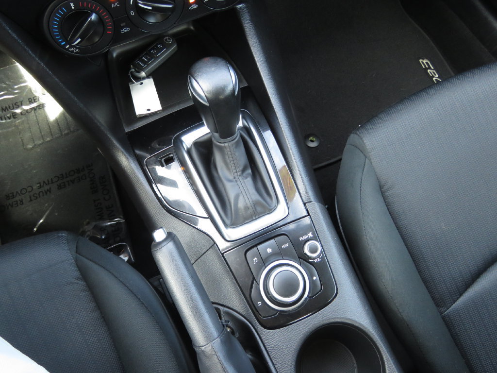 Used 2015 MAZDA MAZDA3 i Sport FWD image 23
