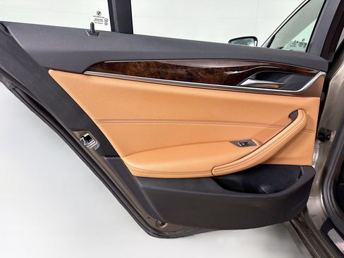 Used 2018 BMW 530i image 27