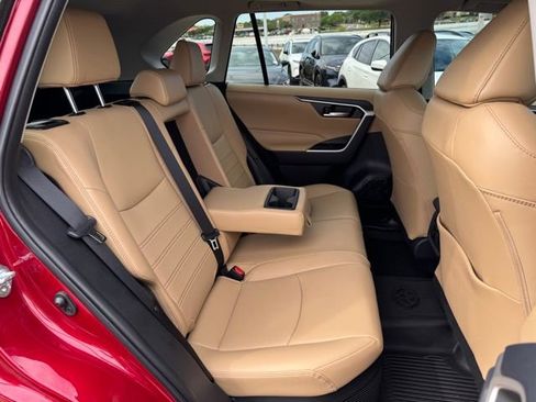 Used 2025 Toyota RAV4 XLE Premium image 22