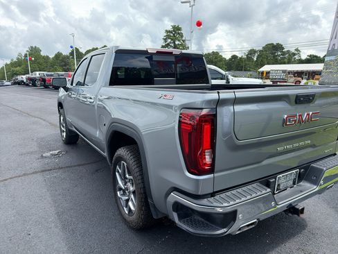 Used 2024 GMC Sierra 1500 SLT w/ SLT Premium Plus Package AWD/4WD image 8