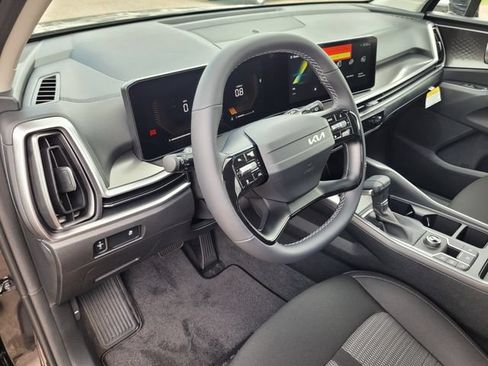 New 2026 Kia Sorento LX FWD image 9