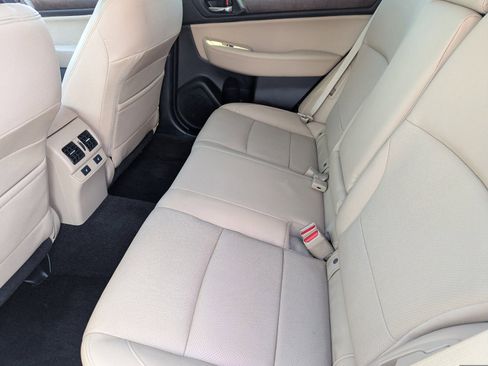 Used 2015 Subaru Outback 3.6R Limited image 27