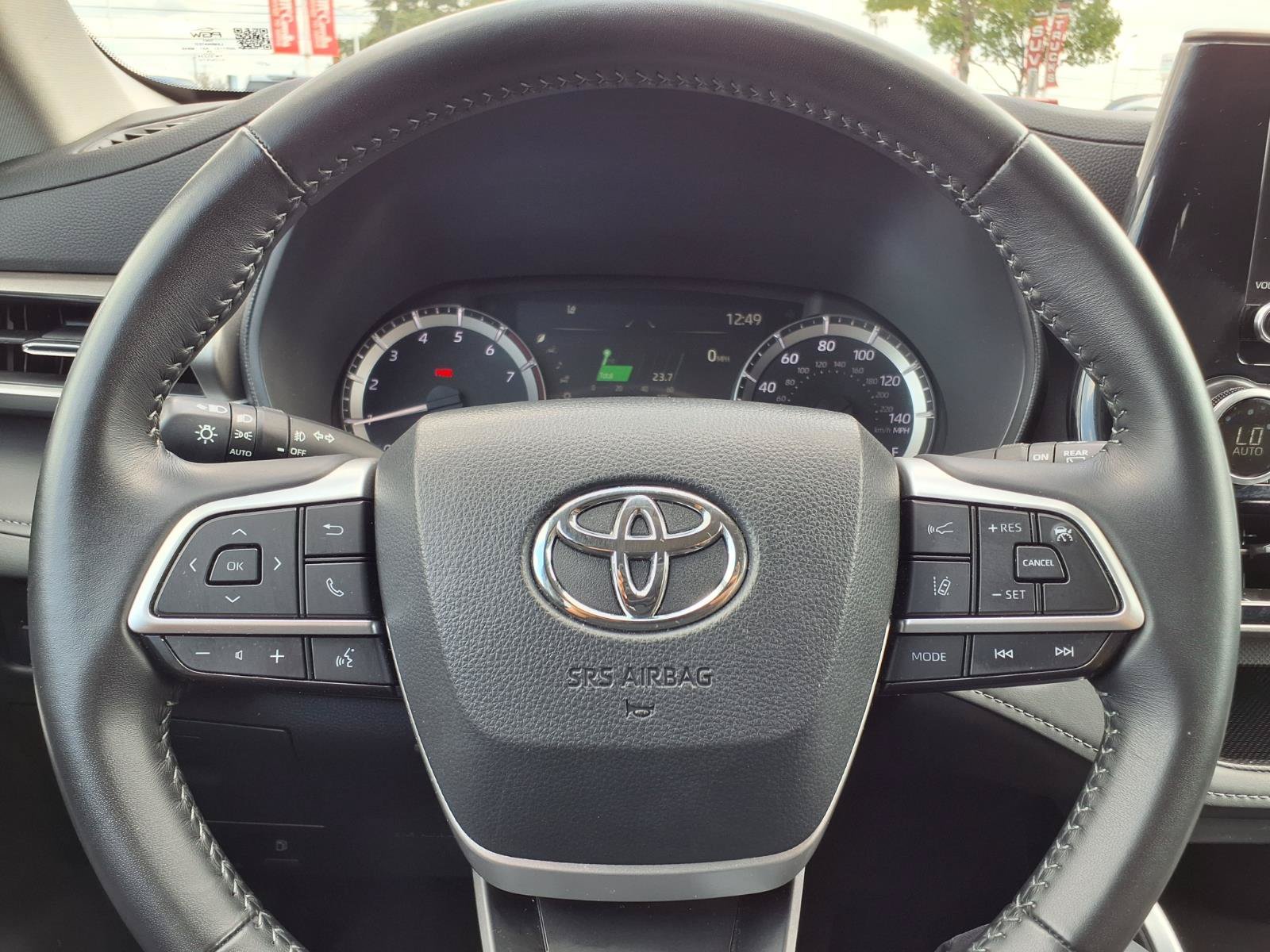 Used 2025 Toyota Highlander LE FWD image 22