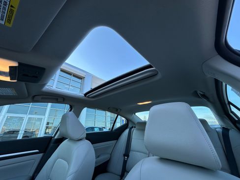 Used 2025 Nissan Altima 2.5 SL image 29