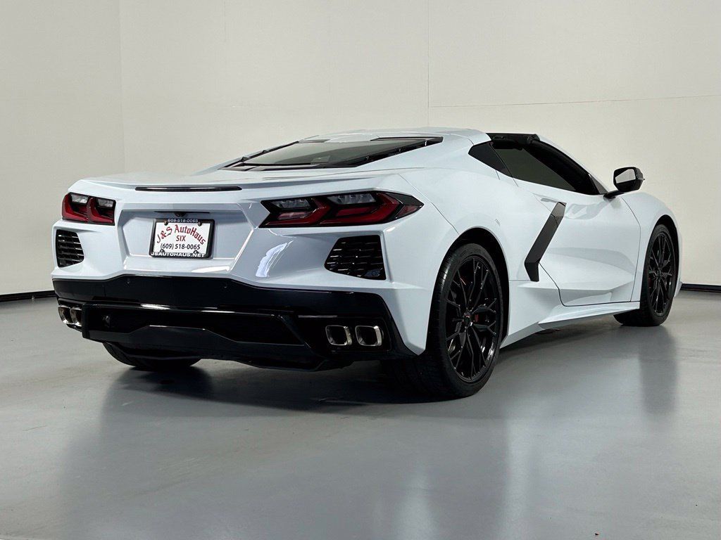 Used 2021 Chevrolet Corvette Stingray Coupe w/ 1LT RWD image 4