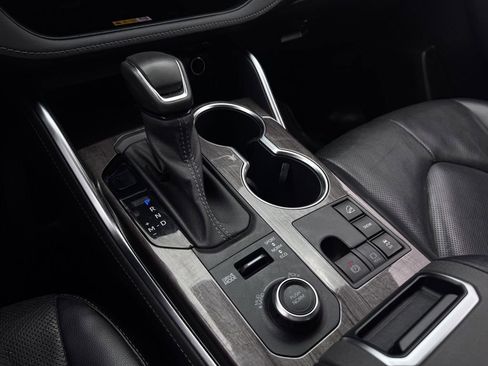 Used 2023 Toyota Highlander Limited image 19