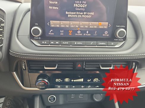 Used 2023 Nissan Rogue SV image 20