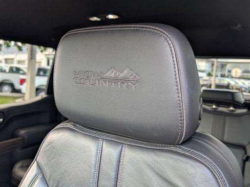 Used 2021 Chevrolet Silverado 1500 High Country w/ Technology Package AWD/4WD image 18