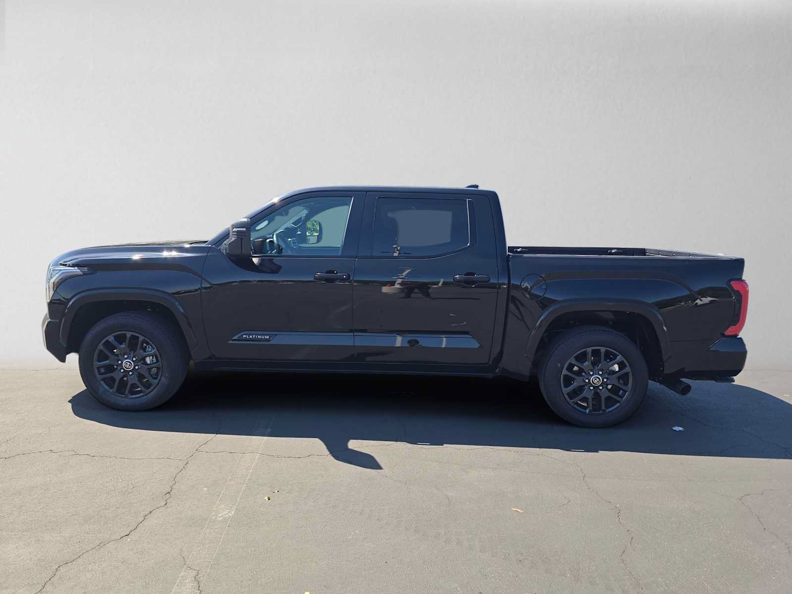 Used 2023 Toyota Tundra Platinum w/ Advanced Package AWD/4WD image 6