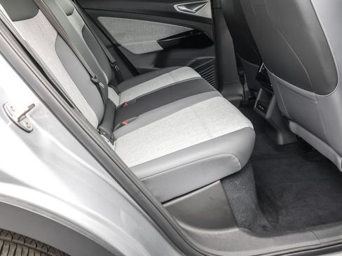 Certified 2025 Volkswagen ID.4 Pro AWD/4WD image 32