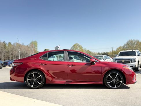 Used 2018 Toyota Camry XSE image 7