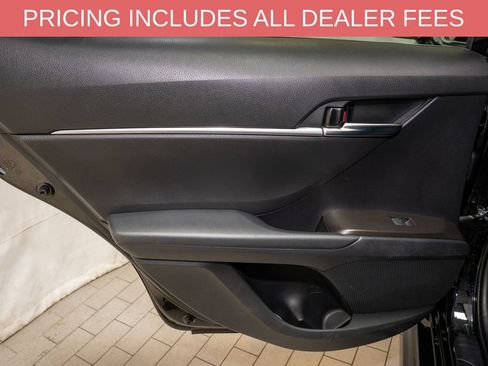Used 2023 Toyota Camry SE FWD image 8