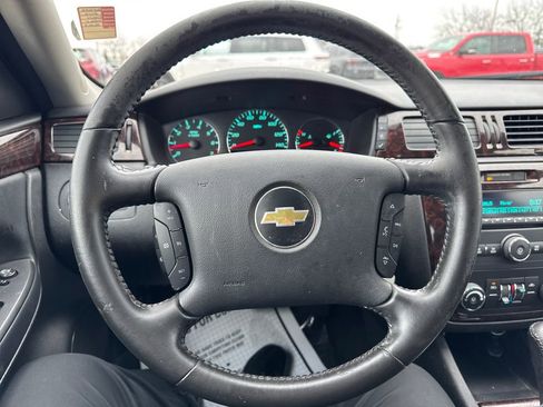 Used 2012 Chevrolet Impala LT w/ LT Sunroof Package image 15