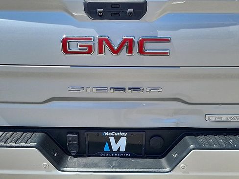 Used 2022 GMC Sierra 1500 Elevation w/ Elevation Premium Package AWD/4WD image 31