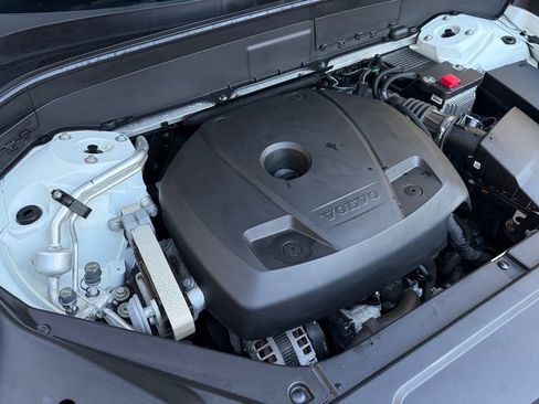 Used 2020 Volvo XC90 T6 Momentum w/ Protection Package image 30